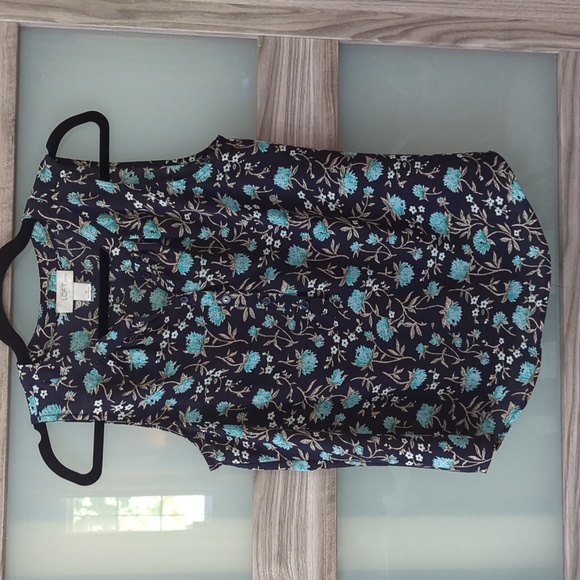 LOFT Tops - Loft Petite Small Floral Shell